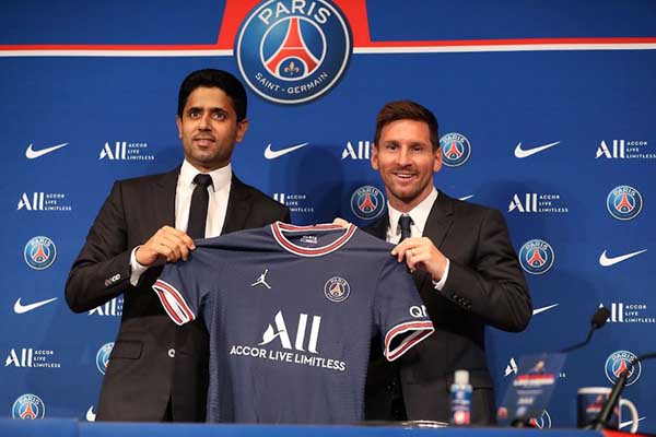 Ly kỳ cuộc chuyển nhượng 0 đồng của Messi