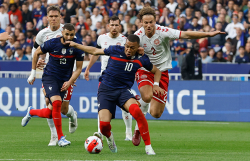 Nations League: Phép thử ngập ngừng