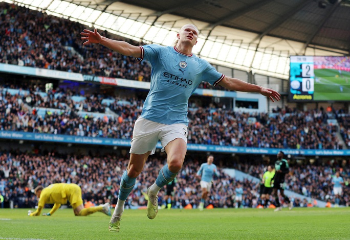 Haaland lập kỷ lục ghi bàn, Man City hủy diệt Leicester