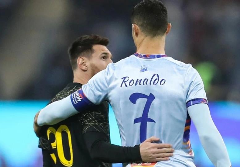 Messi và Ronaldo được ví như... "người đẹp tựa SIÊU SAO"