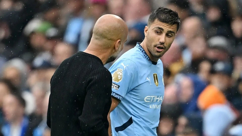 Pep bi quan về Rodri